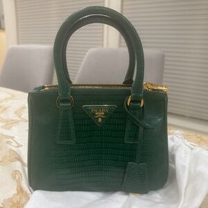 Borsa a mano in rettile lucertola abete tu